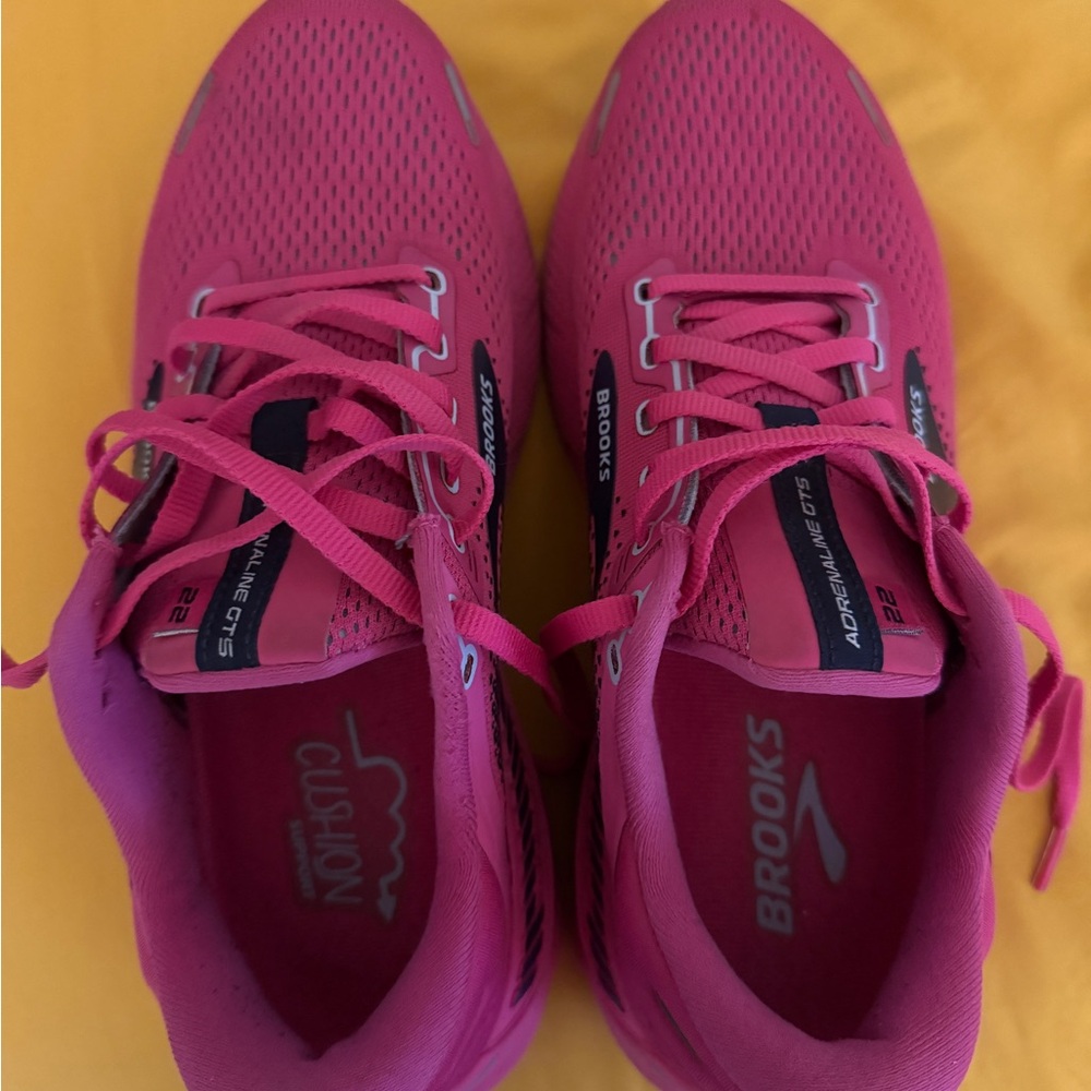 BROOKS Adrenaline GTS 22 Pink Athletic Running Shoes
